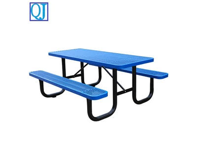 Choosing Wrought Iron Tables and Chairs for Your Garden