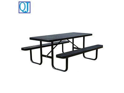 Introduction to Wrought Iron Garden Tables and Chairs